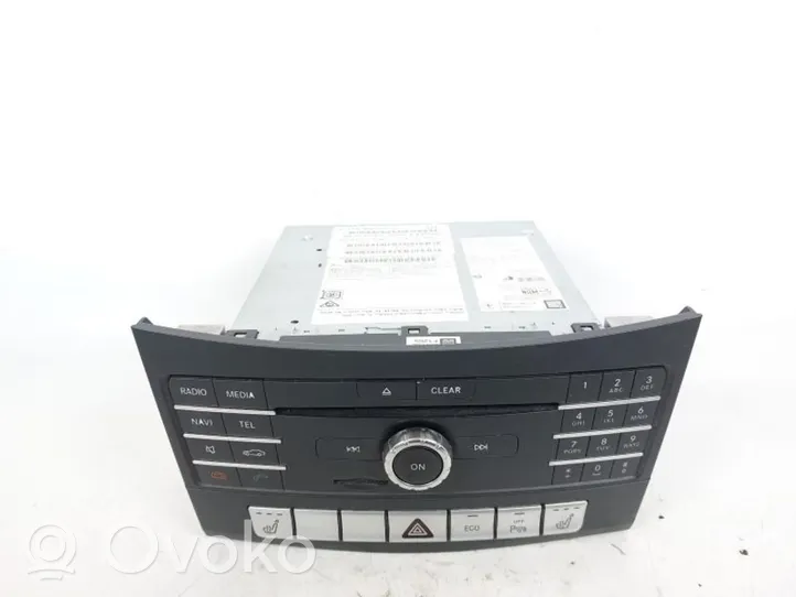 Mercedes-Benz E AMG W212 Panel / Radioodtwarzacz CD/DVD/GPS A2189003607