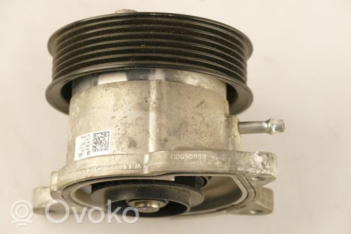 Volkswagen Polo Pompe de circulation d'eau 03F004D