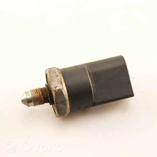 Audi A4 S4 B8 8K Sensore di pressione del carburante 06D906051A