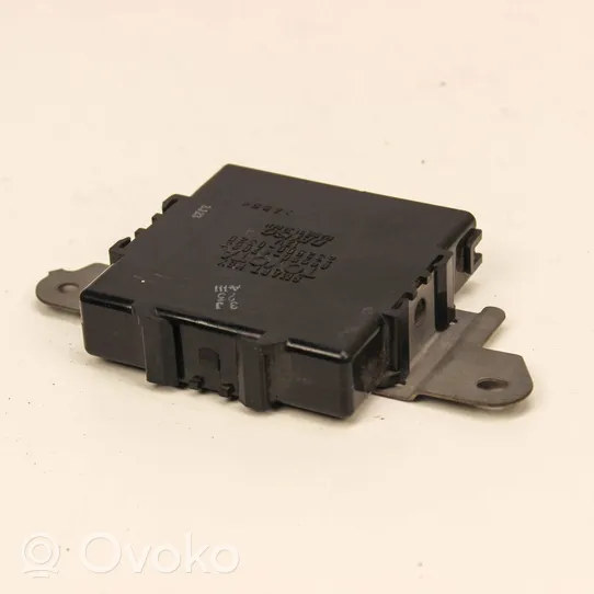 Toyota Prius (XW30) Module de frein de stationnement 8999047023