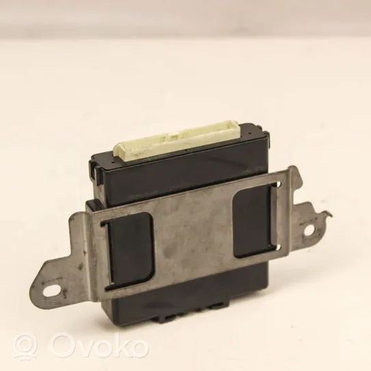 Toyota Prius (XW30) Module de frein de stationnement 8999047023