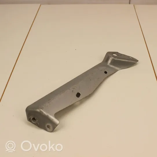 Nissan X-Trail T32 Fender mounting bracket 