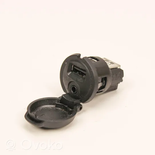 Citroen C4 I Picasso Connettore plug in AUX 96645227