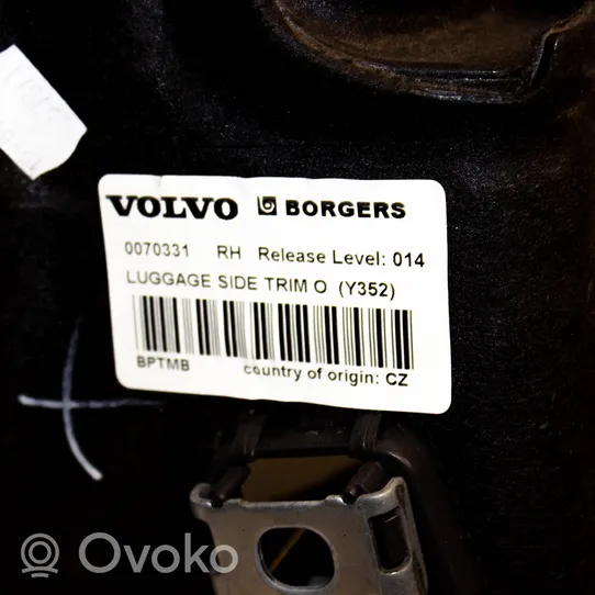 Volvo V60 Boczek / Tapicerka / bagażnika 39804324