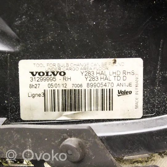 Volvo V60 Lampa przednia 89905470