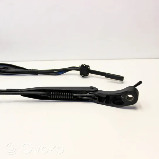 Jaguar XK8 - XKR Windshield/front glass wiper blade GJA8955EC