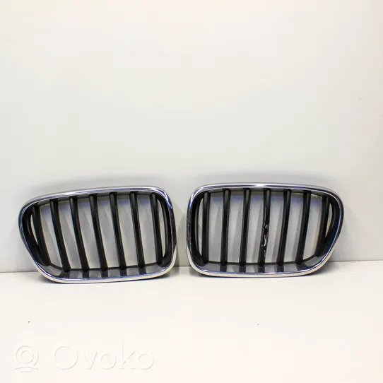 BMW X3 F25 Atrapa chłodnicy / Grill 7210726