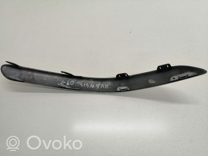 Toyota Avensis T220 Priekšpusē dekoratīva bampera uzlikas 5271305030