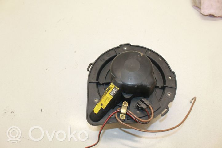 Volkswagen PASSAT B4 Heater fan/blower 833640C