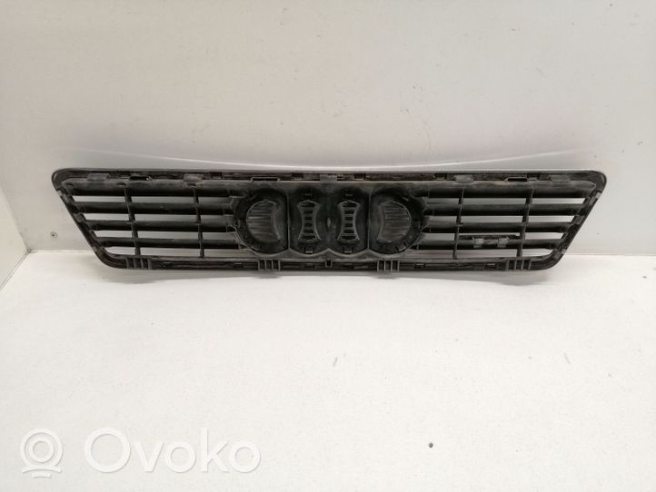 Audi A6 Allroad C5 Etupuskurin ylempi jäähdytinsäleikkö 4B0853651A