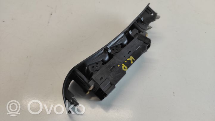 Subaru Legacy Interruttore di controllo dell’alzacristalli elettrico 83071AE022