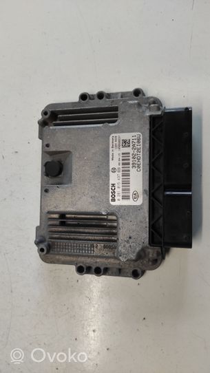 KIA Ceed Calculateur moteur ECU 0281015437