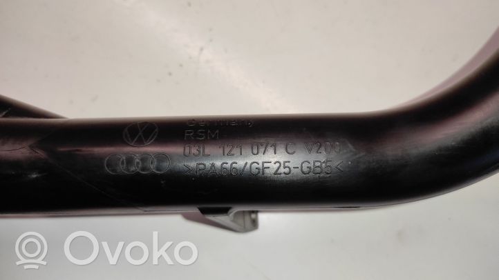 Audi A4 S4 B8 8K Moottorin vesijäähdytyksen putki/letku 03L121071C