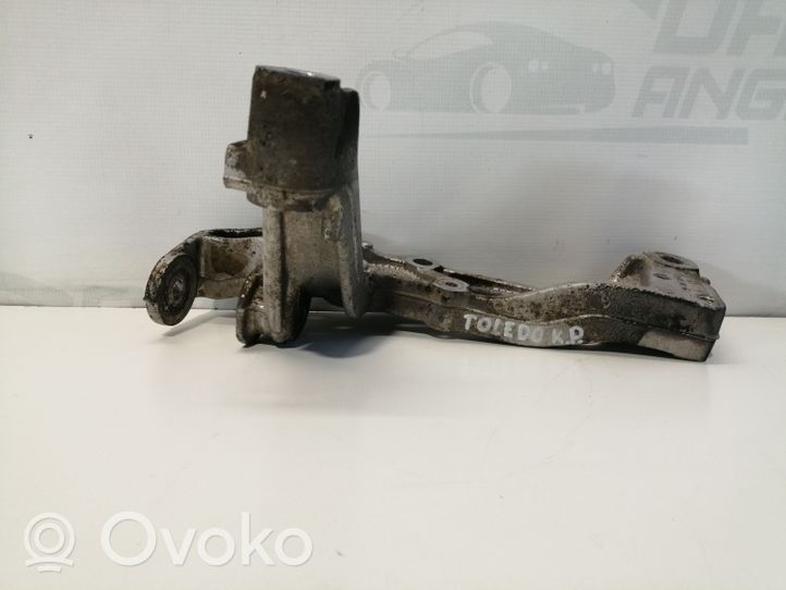 Seat Toledo III (5P) Front lower control arm/wishbone 1K0199295E