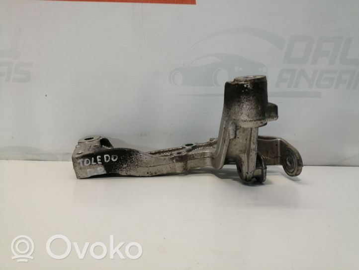 Seat Toledo III (5P) Front lower control arm/wishbone 1K0199296E