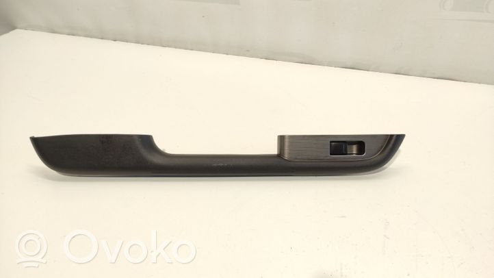 Nissan X-Trail T30 Rivestimento della maniglia interna per portiera posteriore 829498H300X