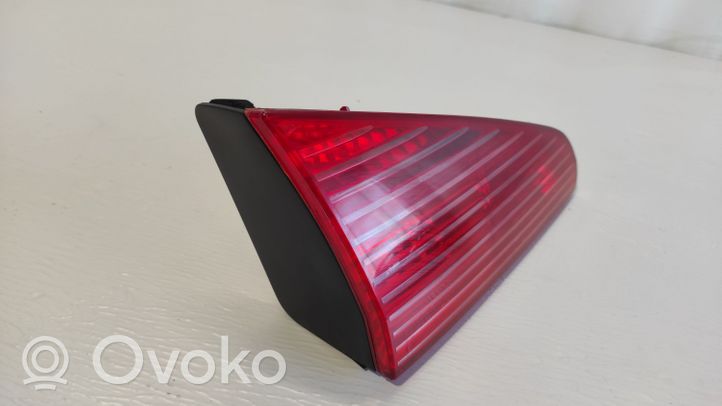 Peugeot 607 Lampy tylnej klapy bagażnika 2543