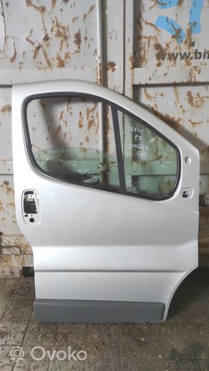 Renault Trafic II (X83) Drzwi przednie CMG64