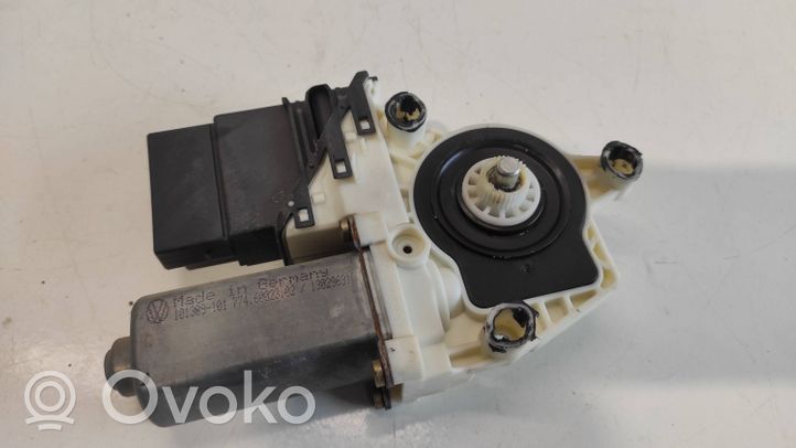 Volkswagen Bora Moteur de lève-vitre de porte arrière 1J4959811C