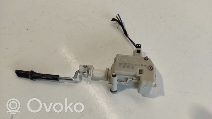 Volkswagen Touran I Fuel tank cap lock 1T0818773