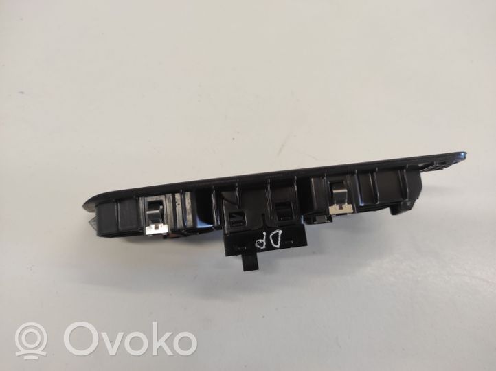 BMW 5 G30 G31 Interruttore di controllo dell’alzacristalli elettrico 932703101