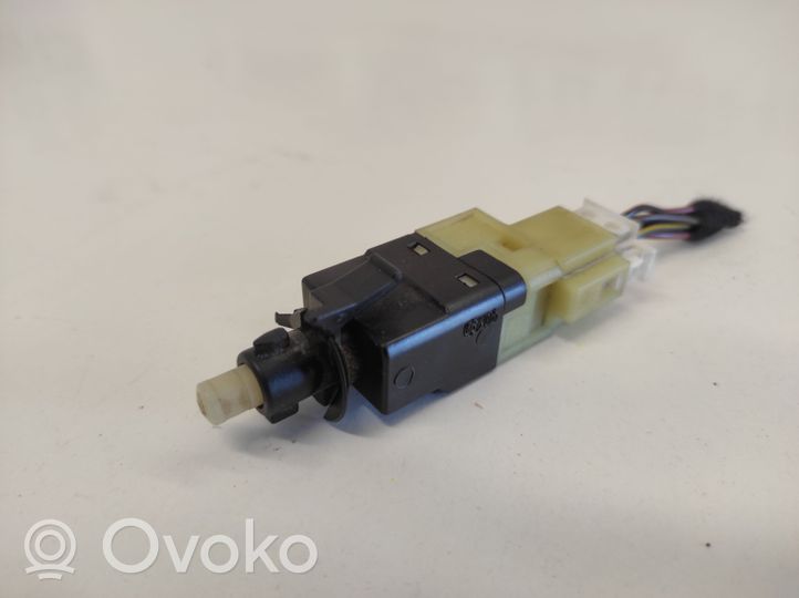 Mercedes-Benz Vito Viano W639 Brake pedal sensor switch A0015454409