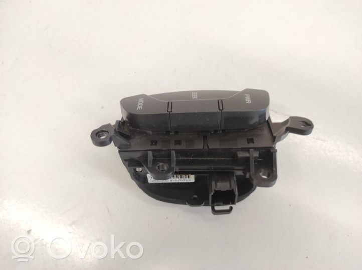 Chevrolet Captiva Кнопки рулевого колеса 96628528