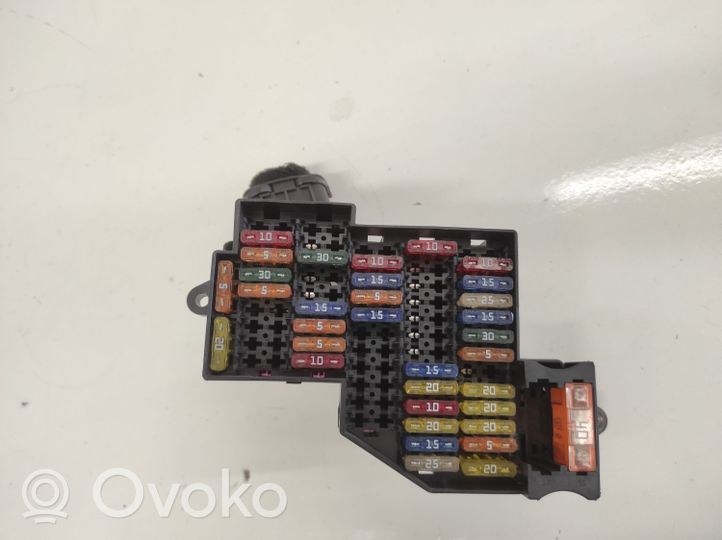 Volkswagen Touareg I Drošinātāju bloks 7L0941828