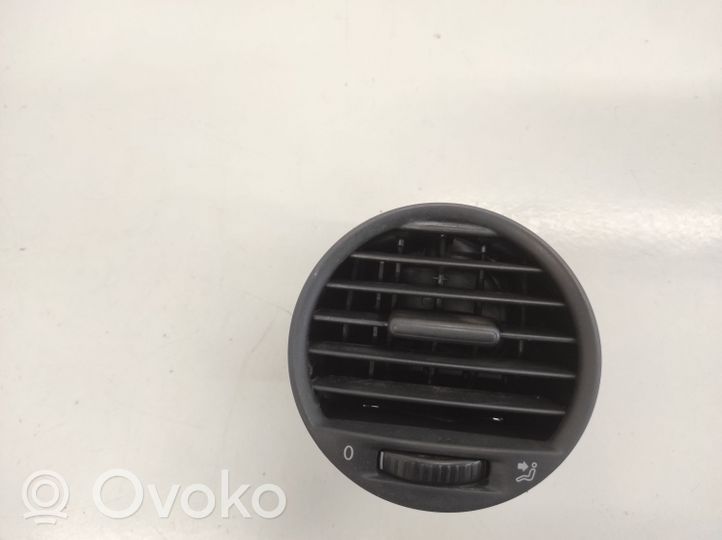 Volkswagen Caddy Centrālais gaisa ventilācijas režģis 2K0819703B