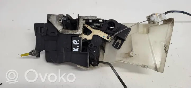 Mercedes-Benz E W210 Front door lock 2027231308