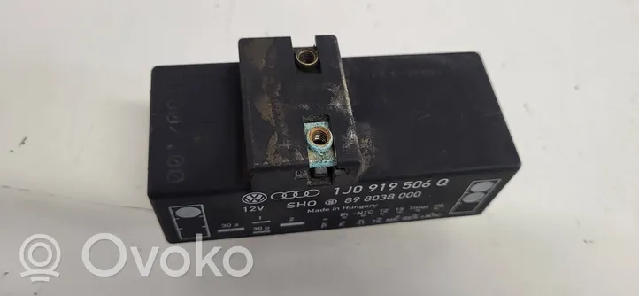 Volkswagen Golf IV Coolant fan relay 1J0919506Q