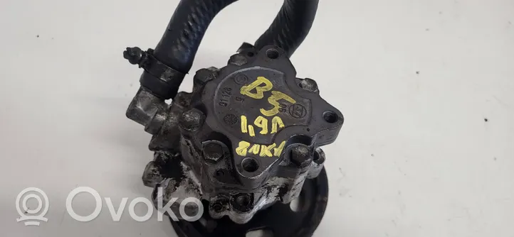 Volkswagen PASSAT B5 Power steering pump 