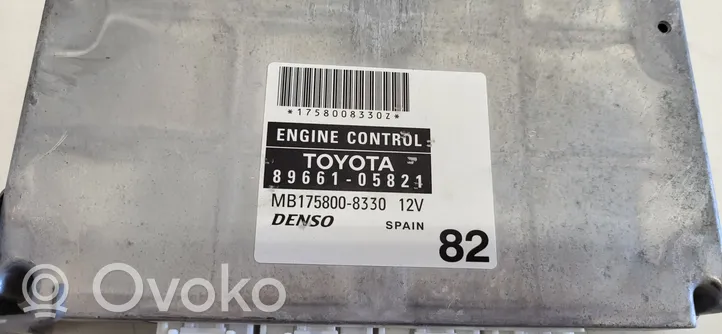 Toyota Avensis T250 Variklio valdymo blokas 8966105821