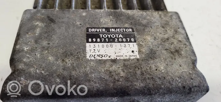 Toyota Avensis T250 Polttoaineen ruiskutuksen ohjainlaite/moduuli 8987120070