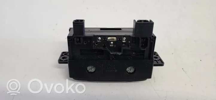 Toyota Avensis T250 Seat heating switch 453417