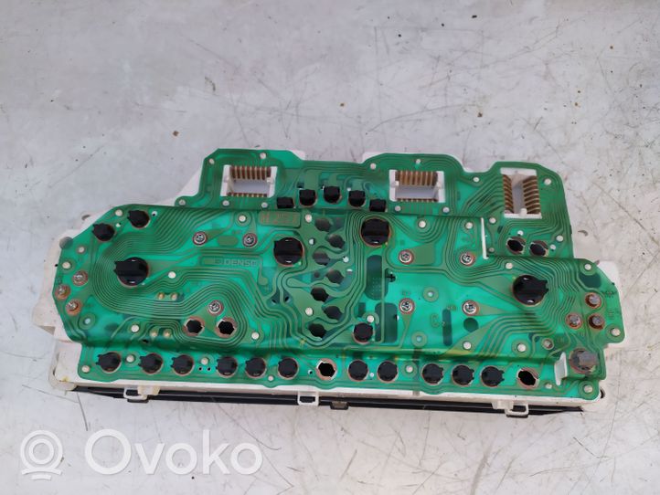 Mitsubishi Galant Speedometer (instrument cluster) 