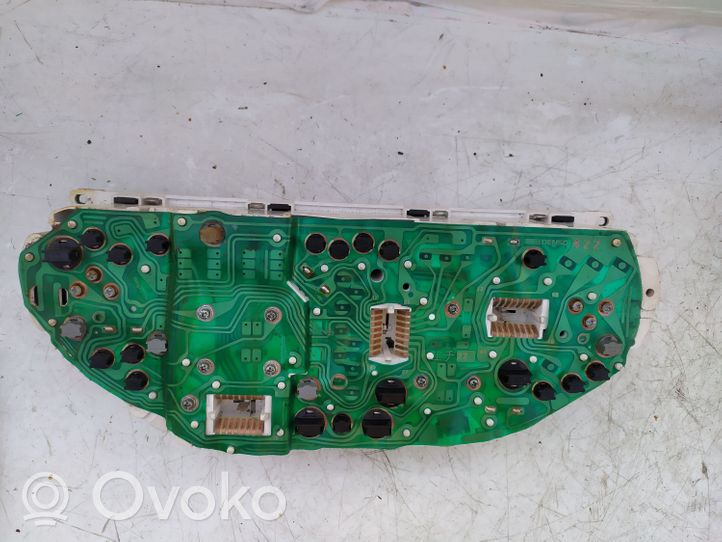 Mitsubishi Galant Speedometer (instrument cluster) 