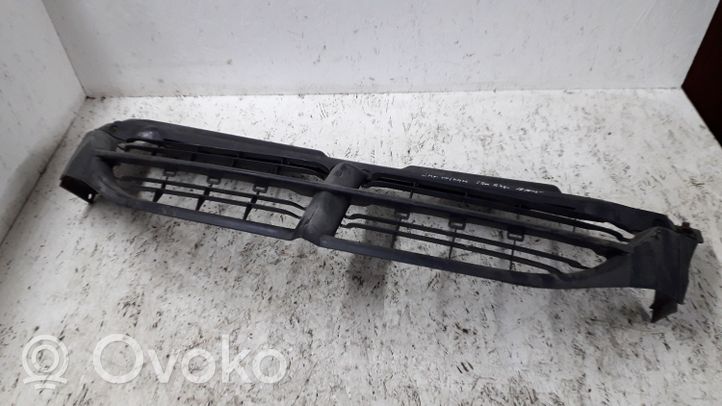 Chrysler Voyager Maskownica / Grill / Atrapa górna chłodnicy 