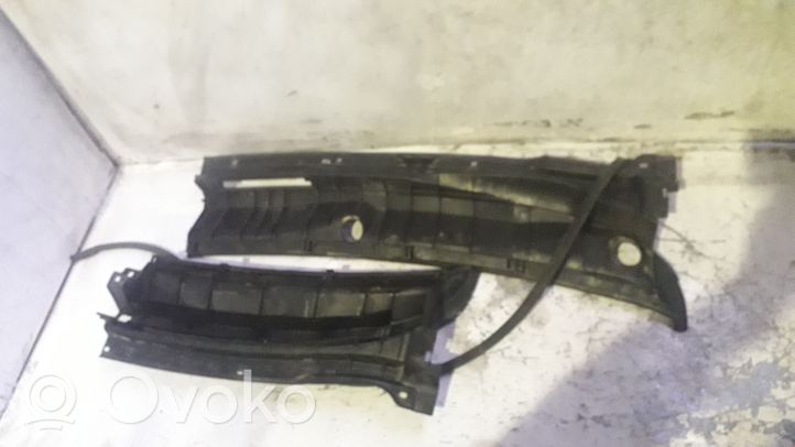 Toyota Corolla Verso E121 Rivestimento del tergicristallo 5578213040