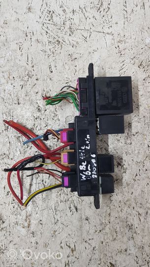 Volkswagen New Beetle Fuse module 