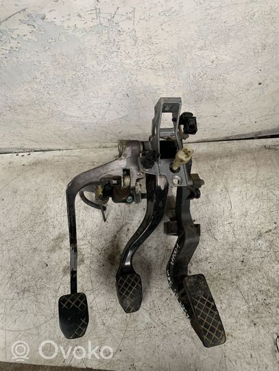 Volkswagen PASSAT B5 Pedal assembly 