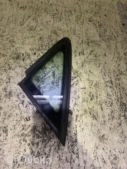 Volkswagen Touran I Front door vent window glass four-door 