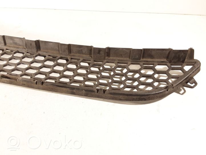 Volvo S60 Grille inférieure de pare-chocs avant 30795021