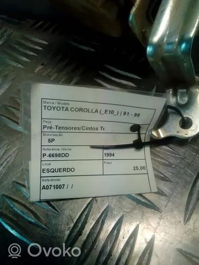 Toyota Corolla E100 Sicherheitsgurt hinten 
