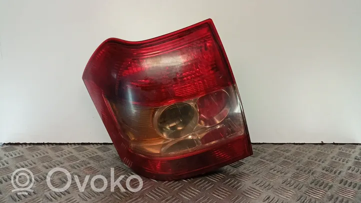 Toyota Corolla E120 E130 Lampy tylnej klapy bagażnika 