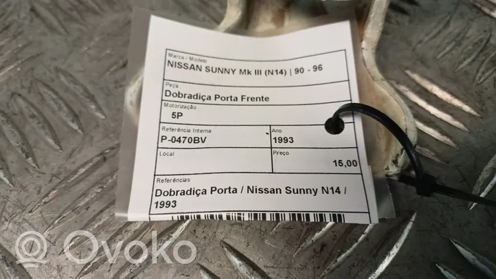 Nissan Sunny Cerniera superiore della portiera anteriore 