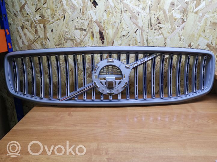 Volvo S90, V90 Etusäleikkö 31425499