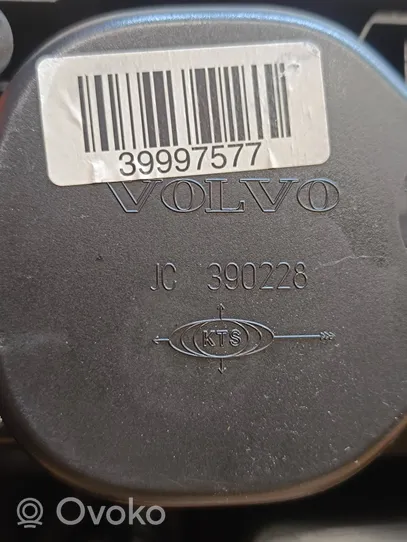 Volvo V70 Uchwyt na kubek deski rozdzielczej 39997577