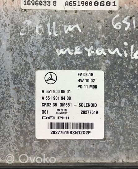 Mercedes-Benz Sprinter W906 Moottorinohjausyksikön sarja ja lukkosarja A6519000601