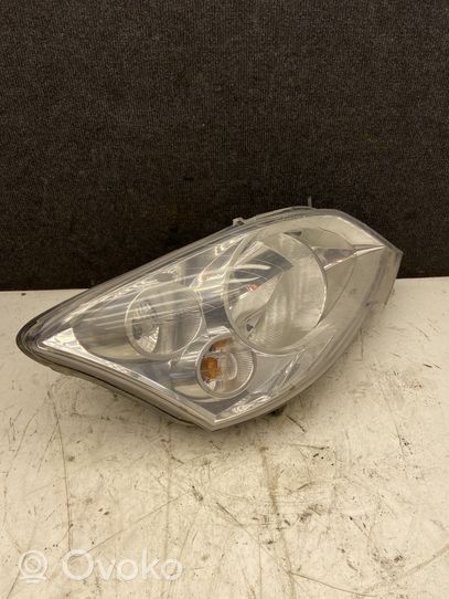 Mercedes-Benz Vito Viano W639 Lampa przednia 